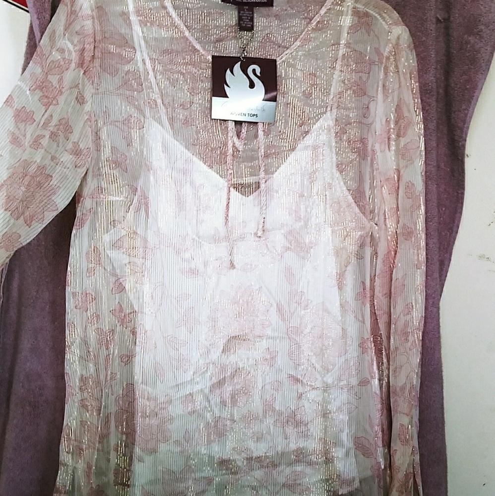 Gloria Vanderbilt woven top